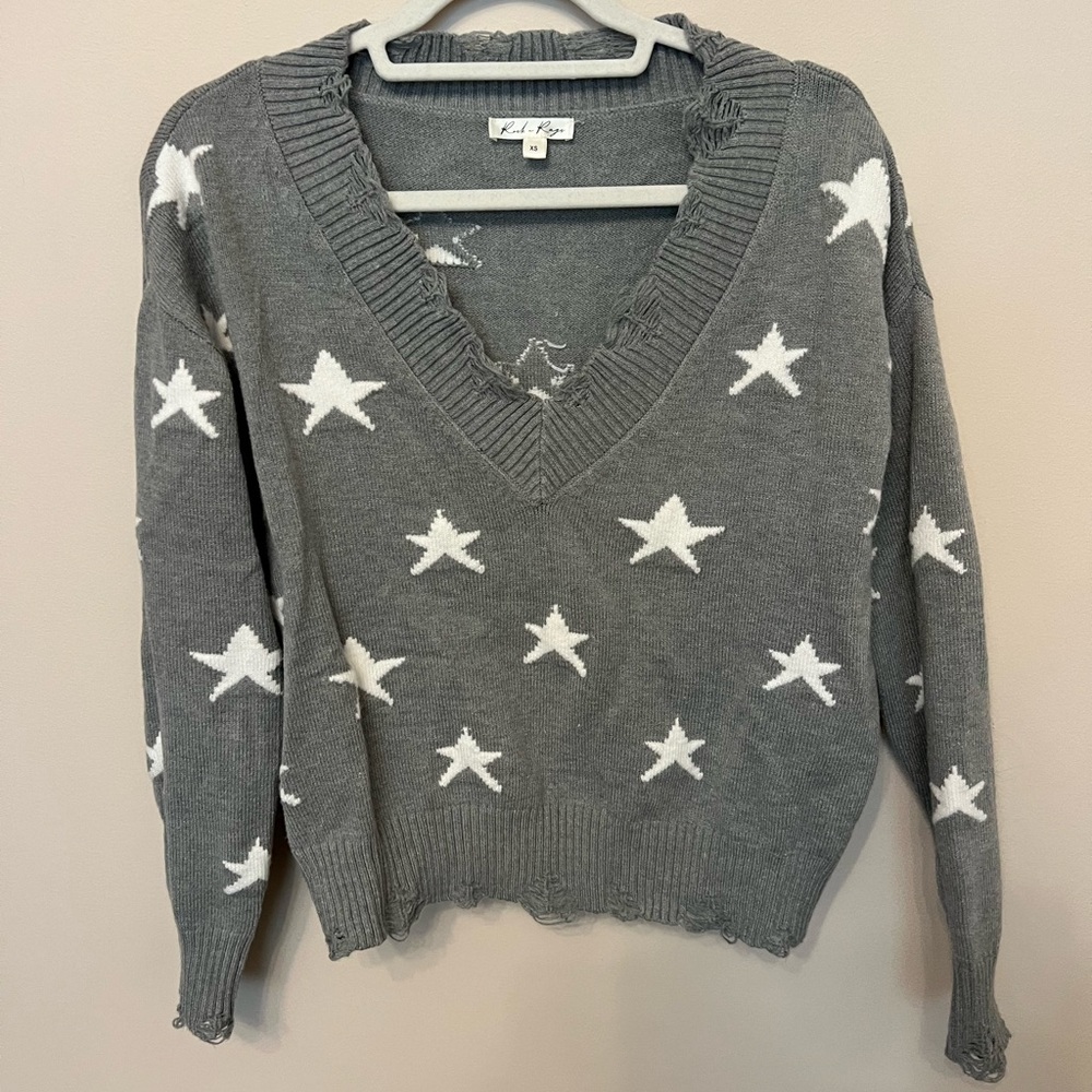 Rock N Rags Gray/Grey Star Distressed Sweater